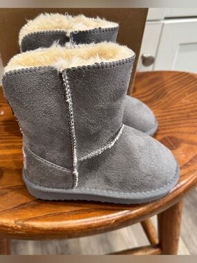 Toddler Girl "LIV" Boots Gray Faux Suede Medium Fits Size 8-9 Brand New in Box
